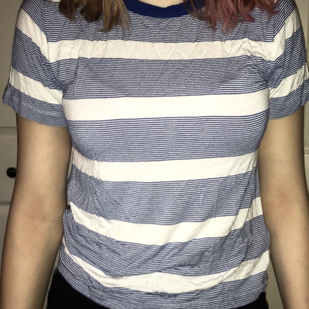 Soft, American eagle top.